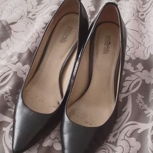 Michaelkors Kors black pointed heels